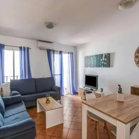 Apartment With Terrace And Parking *